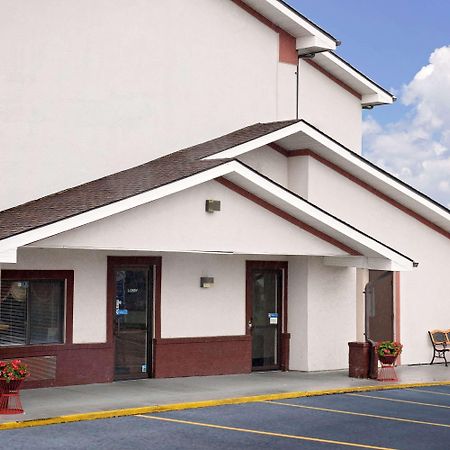 Super 8 Martinsburg Hotel Luaran gambar
